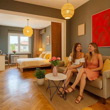Woodie Studio With Premium Comfort By Piata Unirii Bucureşti Eksteriør bilde