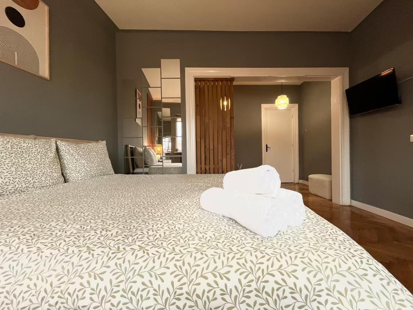 Woodie Studio With Premium Comfort By Piata Unirii Bucureşti Eksteriør bilde